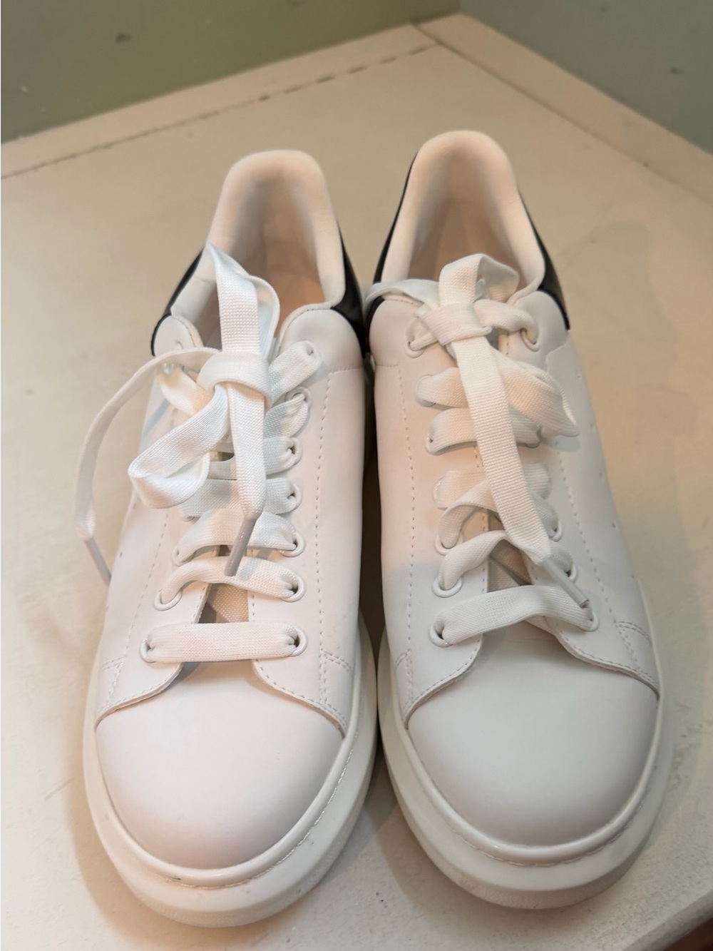 Alexander McQueen replica  White Leather Sneakers size 8.5